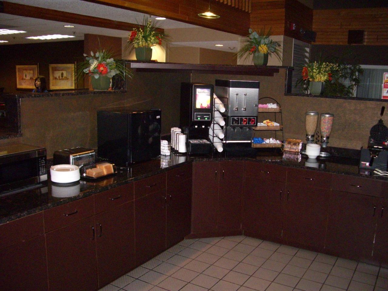 C'Mon Inn & Suites Fargo Dış mekan fotoğraf